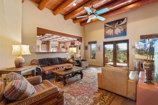 Image for 10 Calle De Montanas